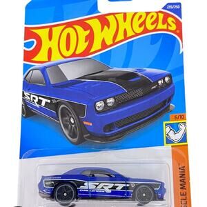 NIB! Hot Wheels MUSCLE MANIA ’15 Dodge Challenger SRT HCW30 235/250